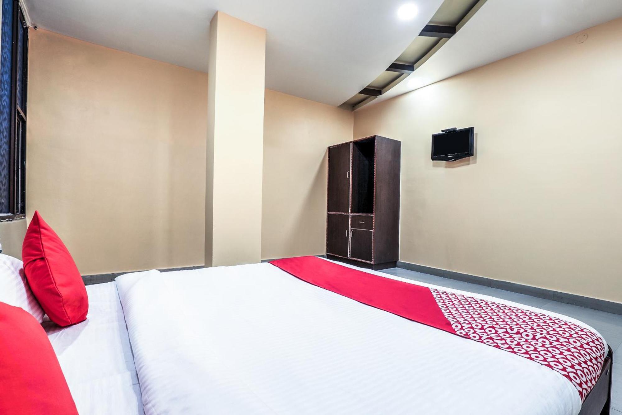 Super Oyo Hotel O Sathya Inn Warangal Exterior photo