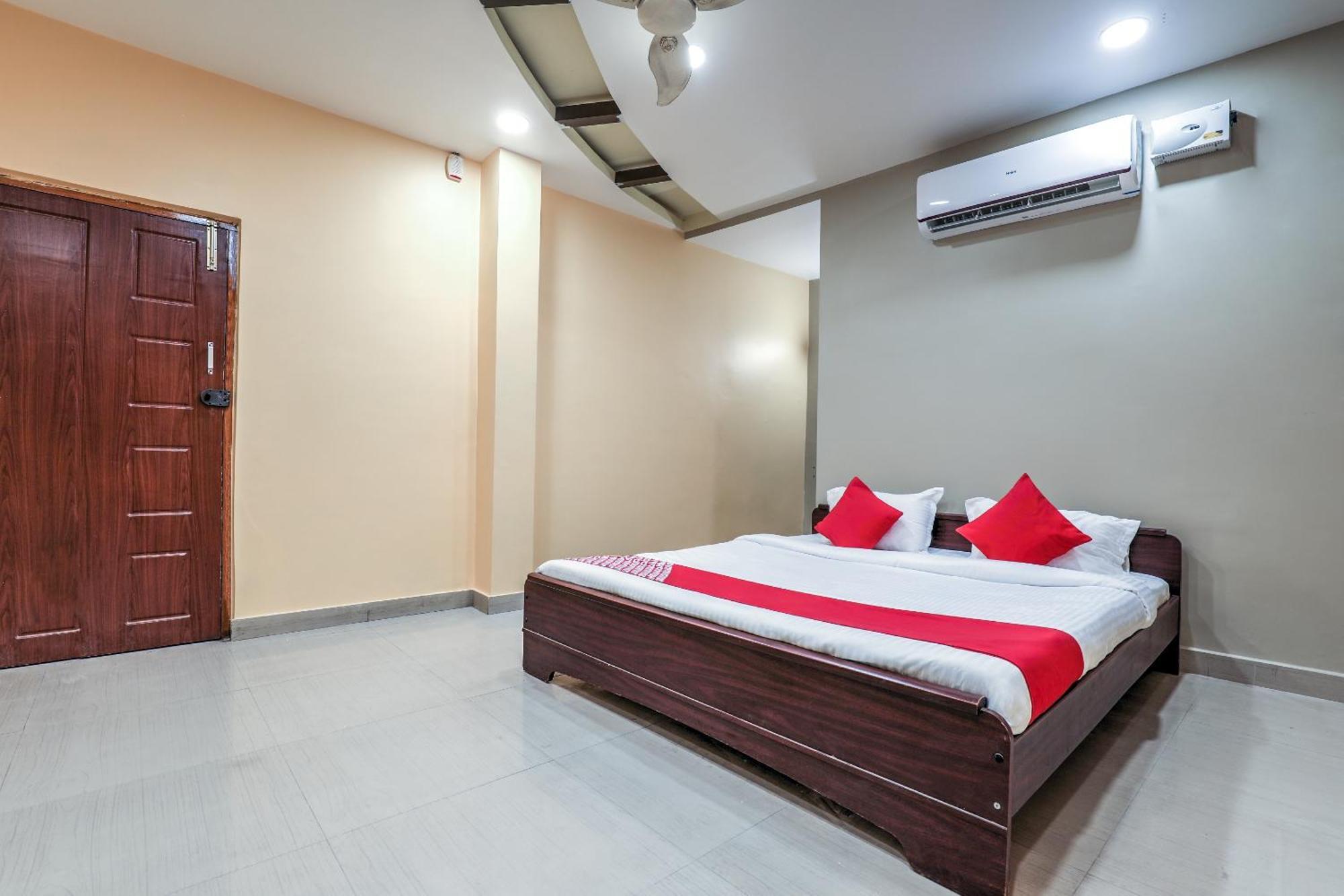 Super Oyo Hotel O Sathya Inn Warangal Exterior photo