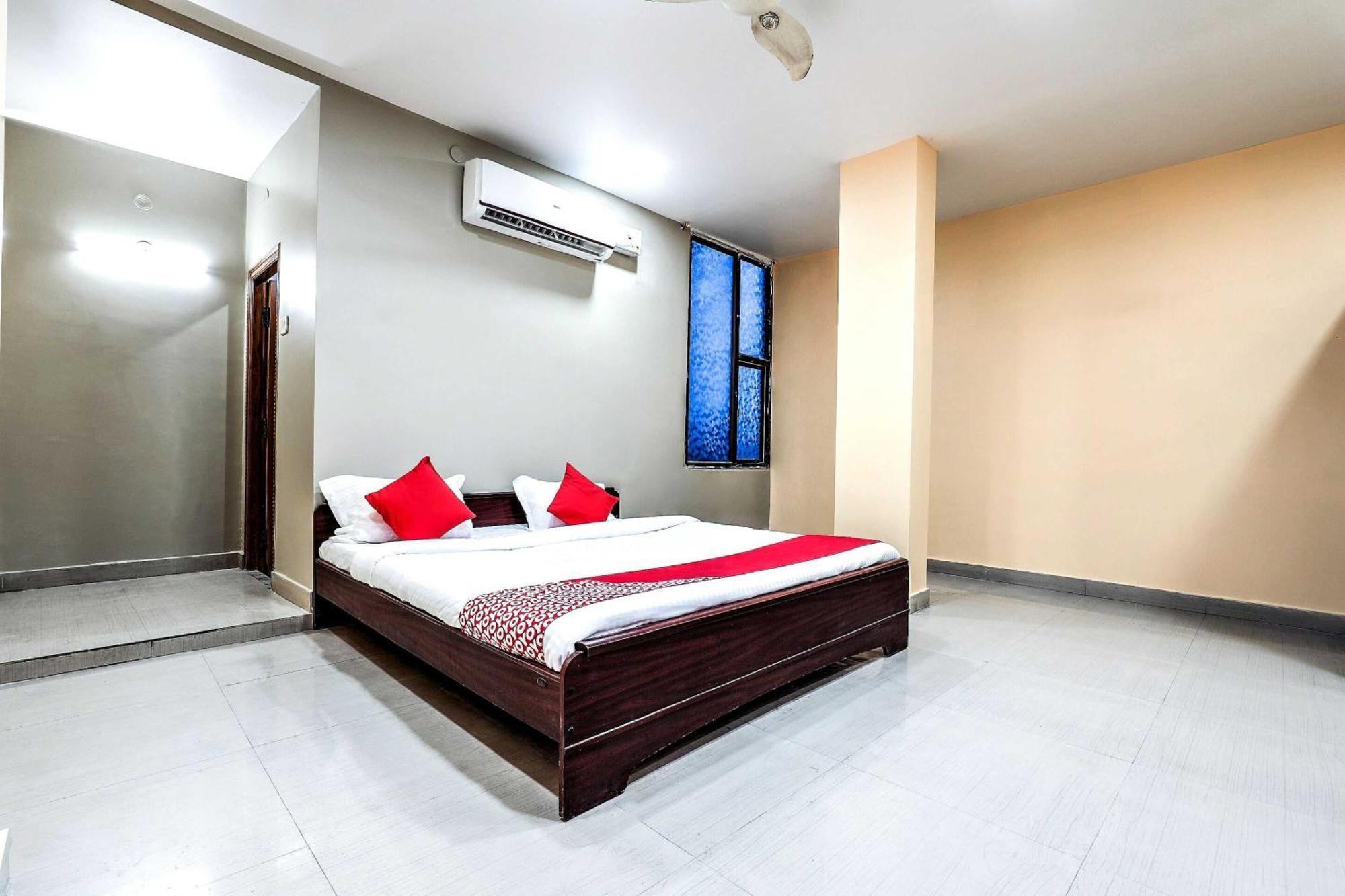 Super Oyo Hotel O Sathya Inn Warangal Exterior photo