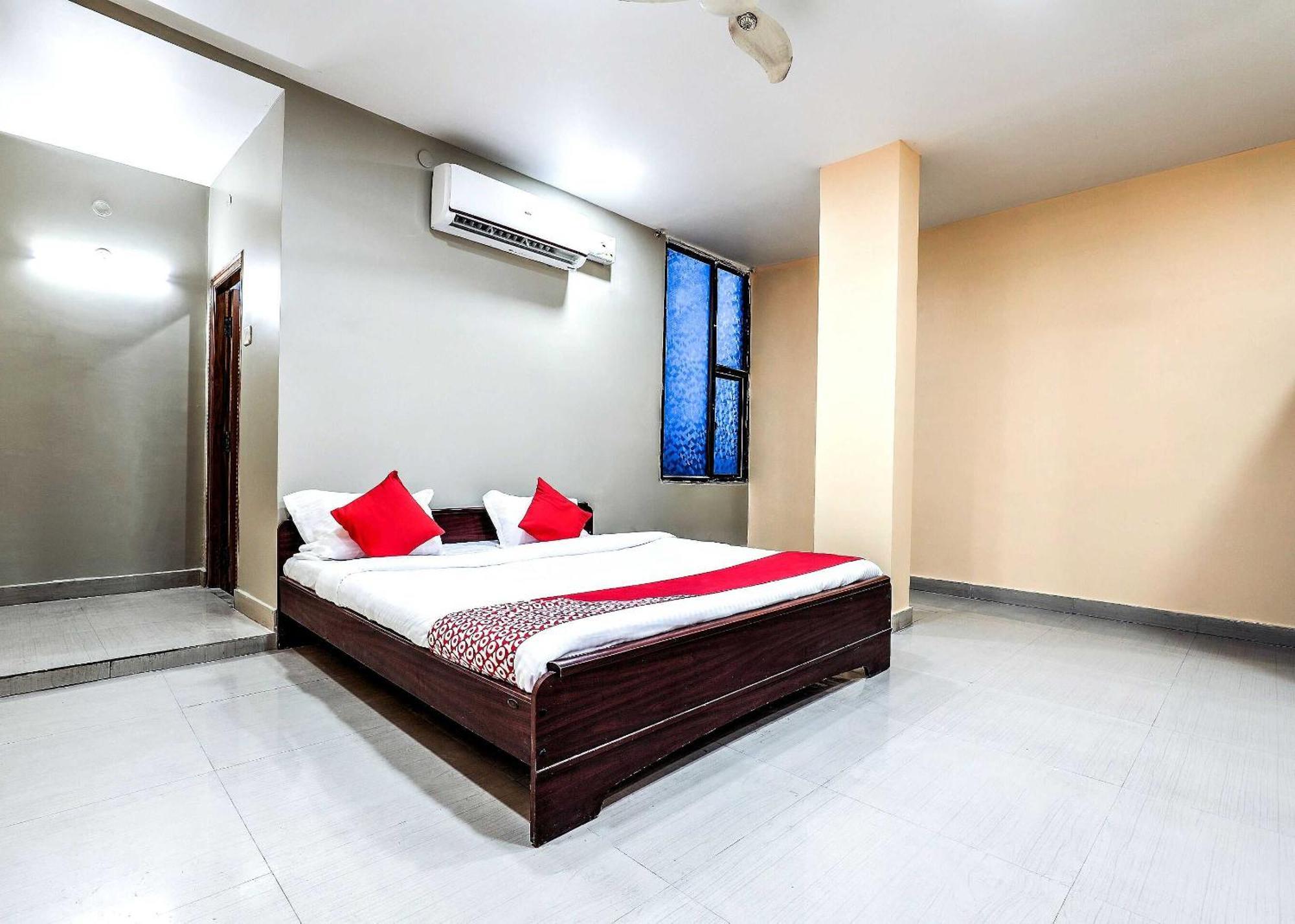 Super Oyo Hotel O Sathya Inn Warangal Exterior photo